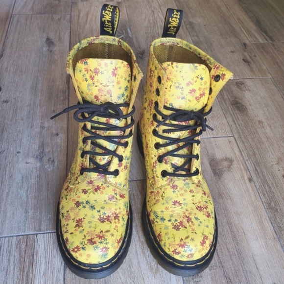 Rare Dr. Martens 1460 W Boots Sun Yellow Little Flowers Floral 8 - Picture 10 of 10
